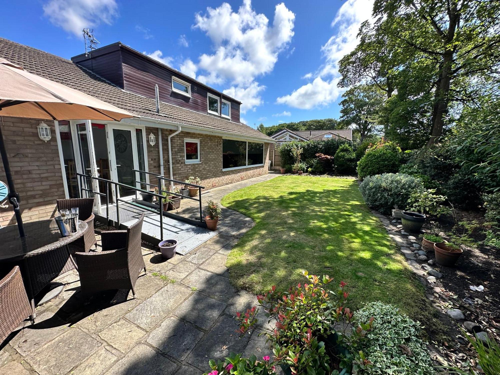 'Sounion' - Fabulous, Spacious Modern House With Large Private Garden In Leafy Lytham 리탬 세인트 앤스 외부 사진